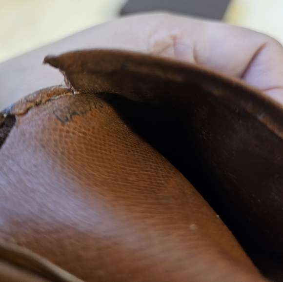 ❣️Louis Vuitton Men's Marco Wallet❣️ - Picture 16 of 17